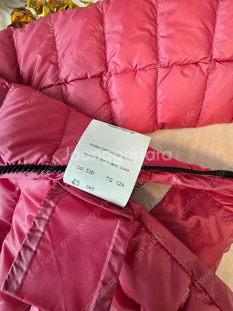 (가격내림)몽클레어 키즈 여아 패딩 12A--8