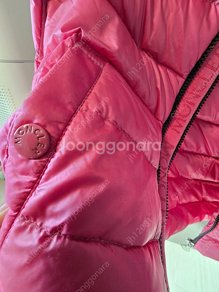 (가격내림)몽클레어 키즈 여아 패딩 12A--9