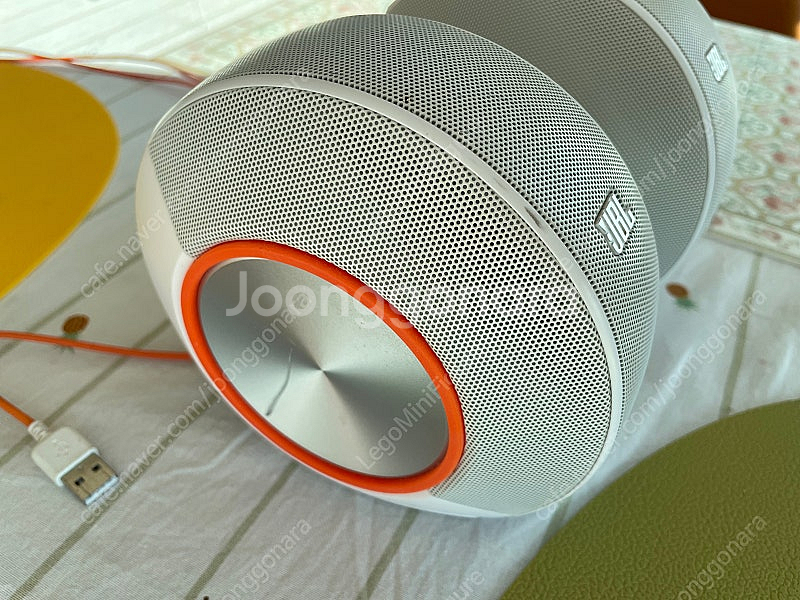JBL Pebbles--1