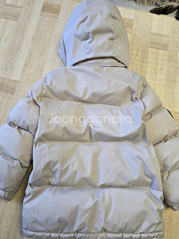 뉴발란스키즈 패딩 130사이즈--1