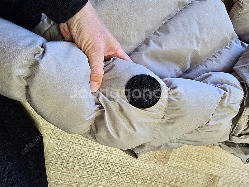 뉴발란스키즈 패딩 130사이즈--2