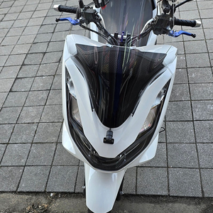 PCX125 혼다 ABS 화이트 24년8월 신차급 팝니다