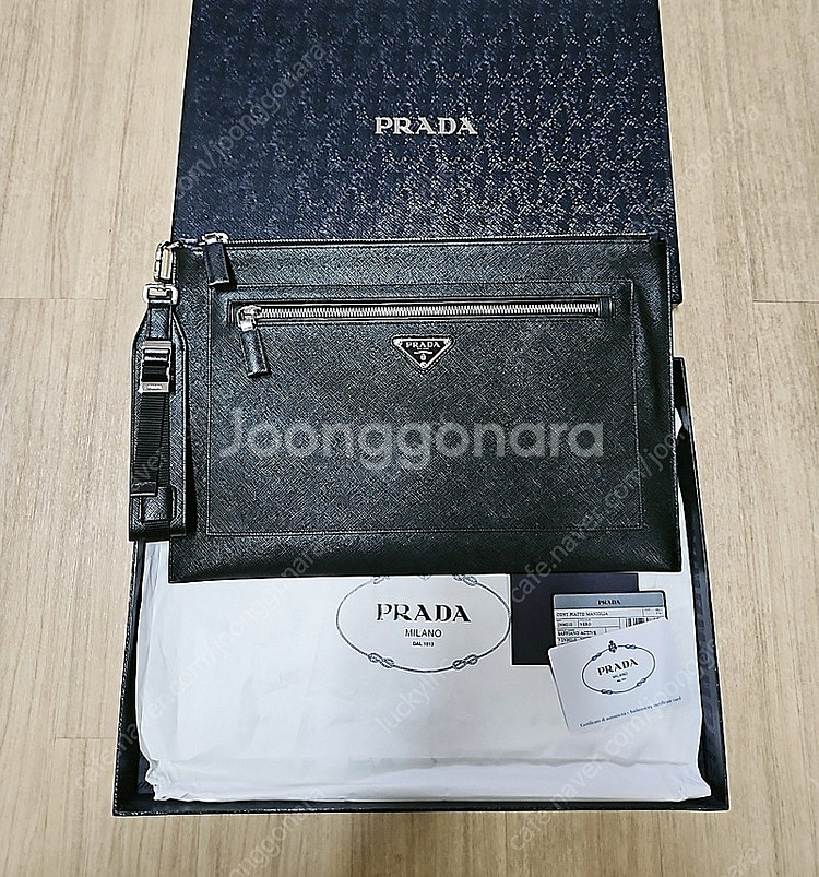 PRADA 프라다 사피아노 클러치백 70만원에 판매 합...--0