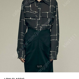 (새상품) LOW CLASSIC 로우클래식 PINTUCK SHIRT PRINT 셔츠 블라우스 S사이즈