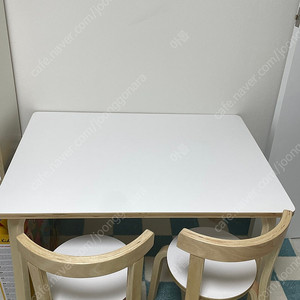 맘스보드 니노 책상 의자 세트(실 사용 8개월 미만)