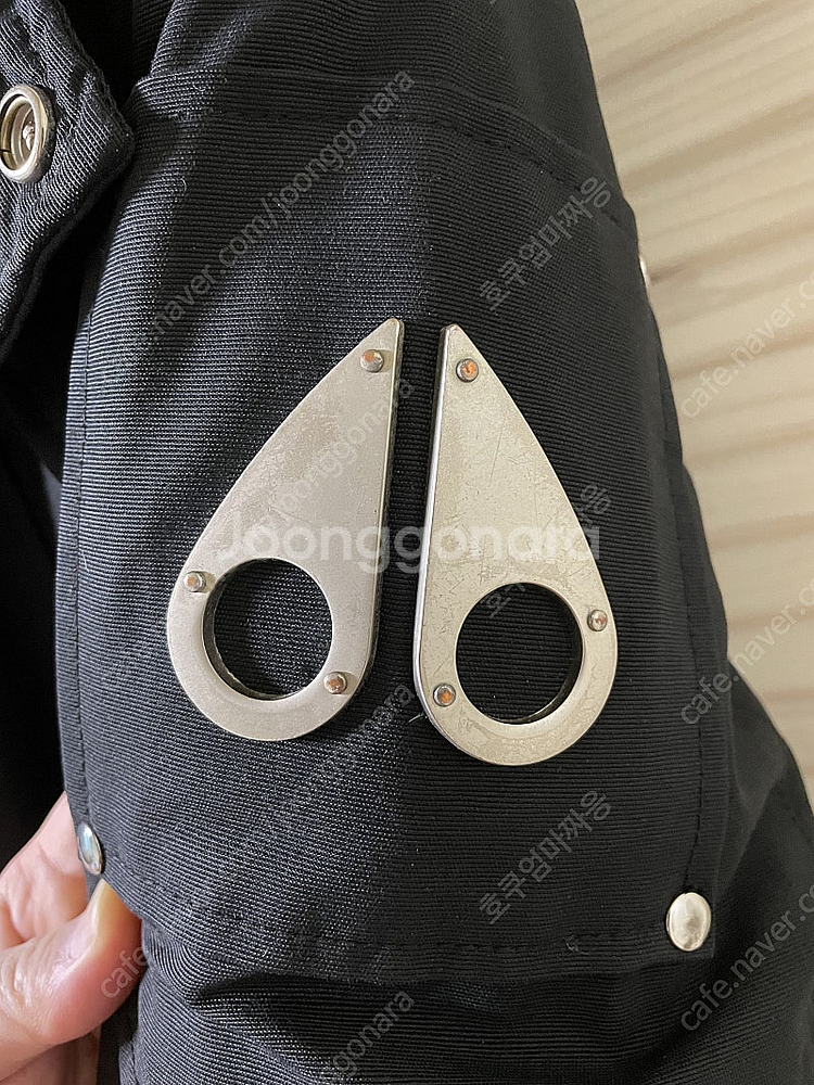 무스너클 남자 스털링 파카 패딩 블랙 컬러 화이트퍼--5