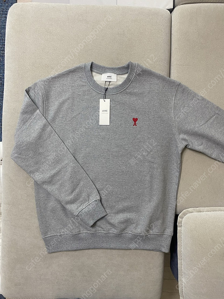- 새상품 - 아미 스몰하트 로고 크루넥 맨투맨 이미지