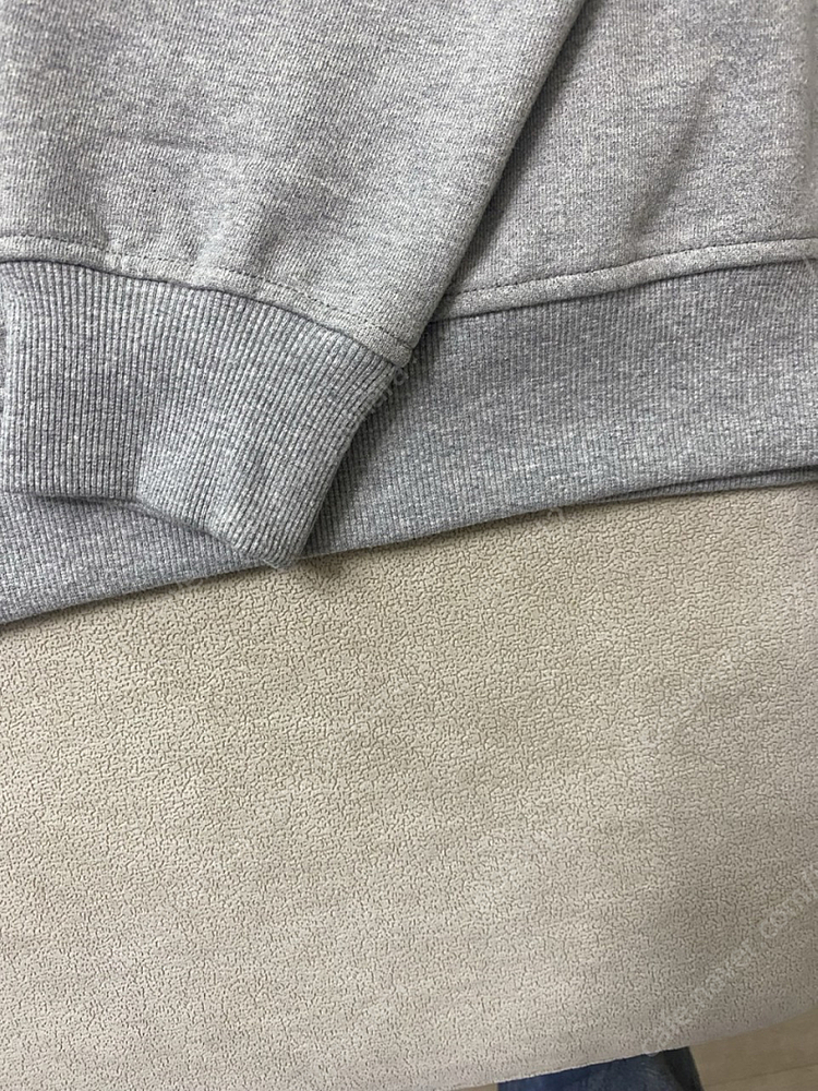 - 새상품 - 아미 스몰하트 로고 크루넥 맨투맨 이미지