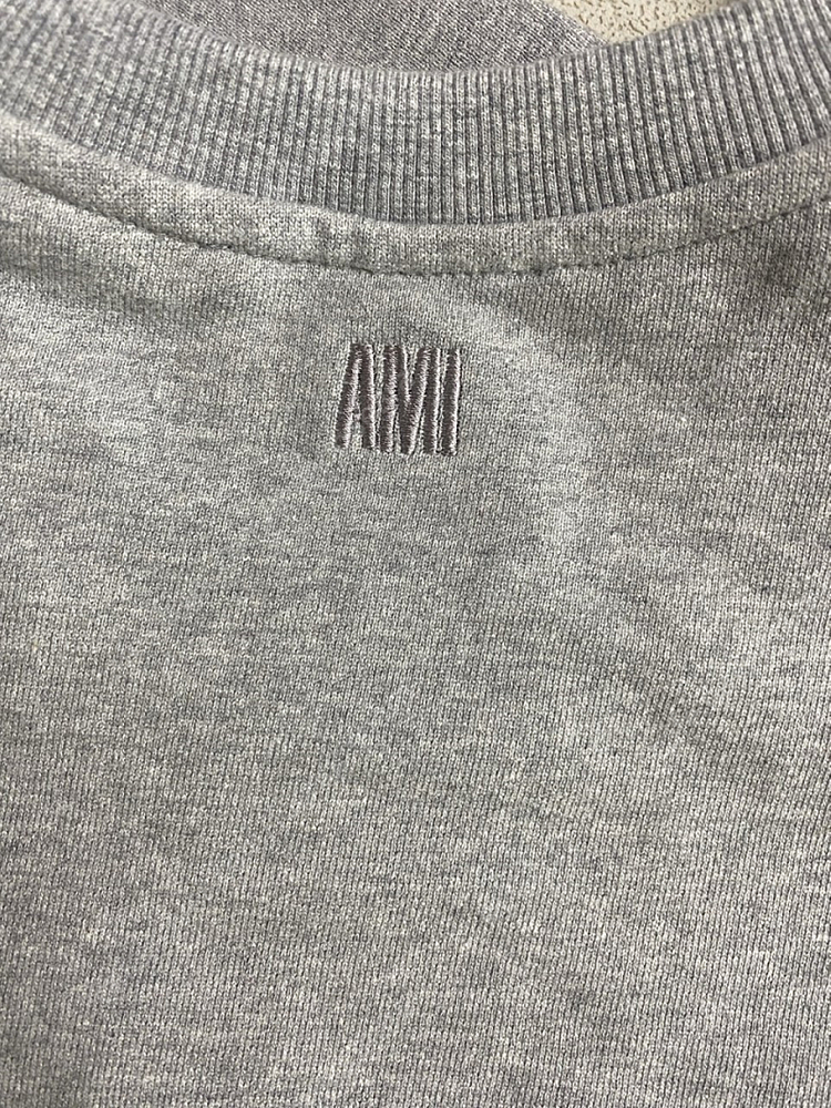 - 새상품 - 아미 스몰하트 로고 크루넥 맨투맨 이미지