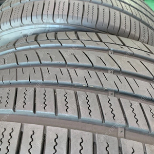 금호 235/55R17 중고타이어 외 각 인치별 판매합니다.