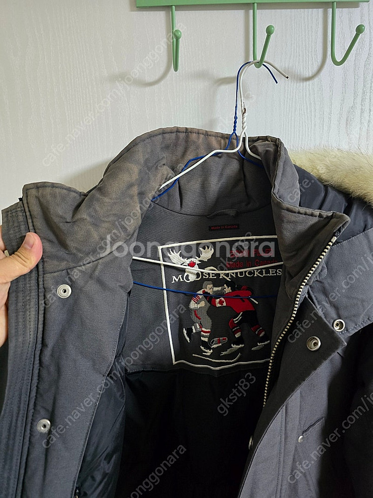 남성 무스너클 정품패딩--1