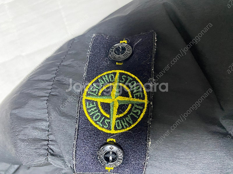 스톤아일랜드 크랭클랩스 후드 블랙 패딩 팝니다--3