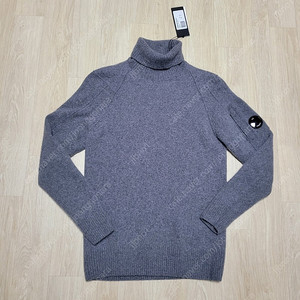 새상품급 정품 cp컴퍼니 터틀넥 목폴라 니트 스웨터 95 M