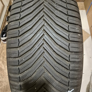 미쉐린 Cross climate2 SUV 타이어 4본 팝니다. (245/45 R20)