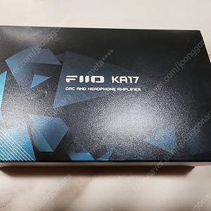 비닐만 벗긴 완전 세상품 Fiio ka17 풀팩키지 팝니다(본체+보조배터리+정품 보조배터리 가죽커버) 택포15만원에 팝니다