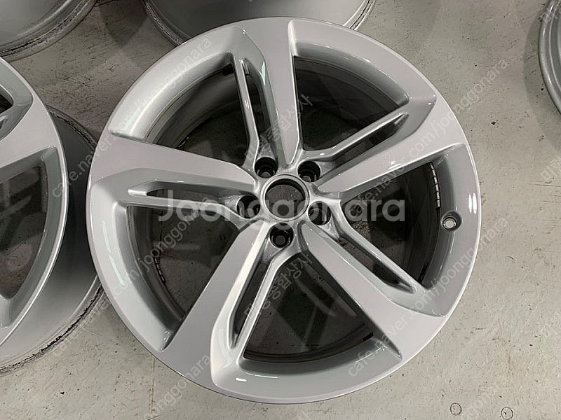 [판매] 아우디 A7, RS7 20인치 순정휠 팝니다.--0
