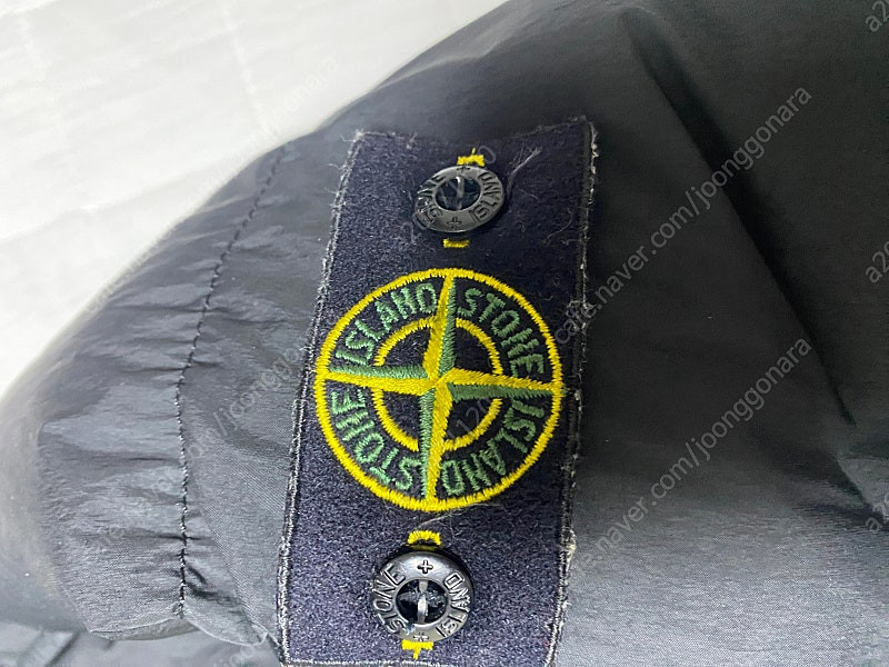 스톤아일랜드 크랭클랩스 후드 블랙 패딩 팝니다--3