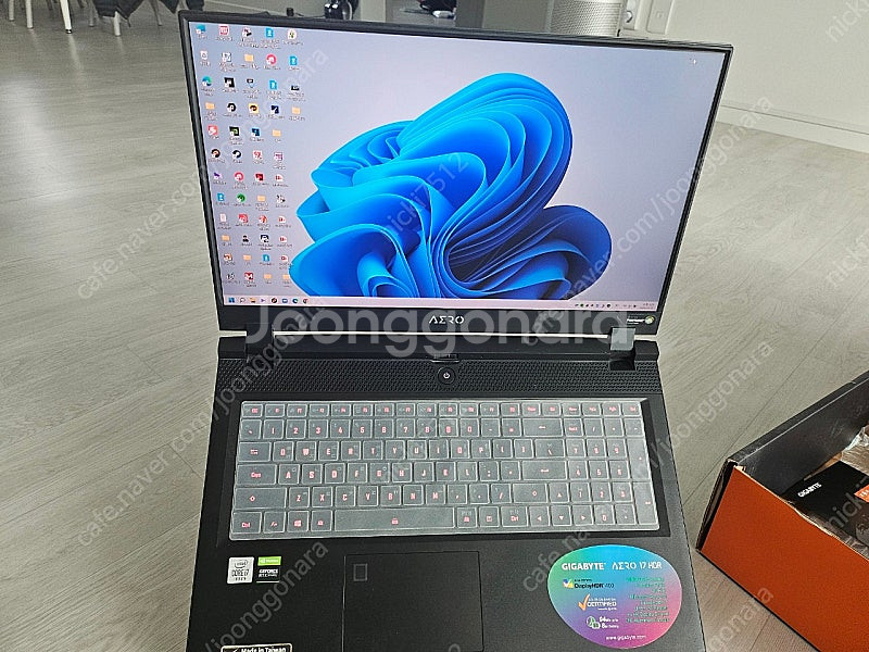 기가바이트 게이밍 노트북 aero 17 hdr kb--0