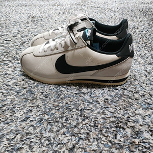 (W) Nike Cortez SE Supersonic Phantom Light Bone W275