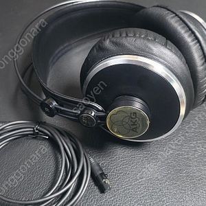 AKG K271 모니터링 헤드폰