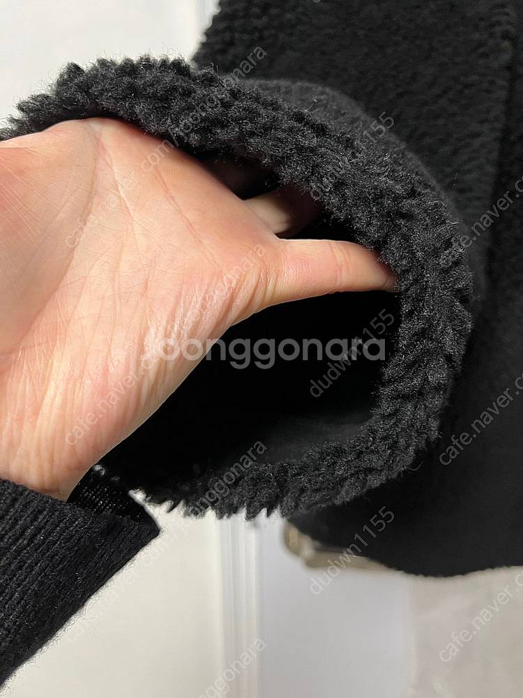 (새상품)네세서리 시어링 리버시블 무스탕 하프코트 블랙--1