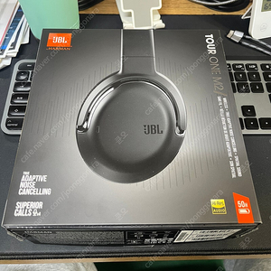 JBL TOUR ONE M2 블랙