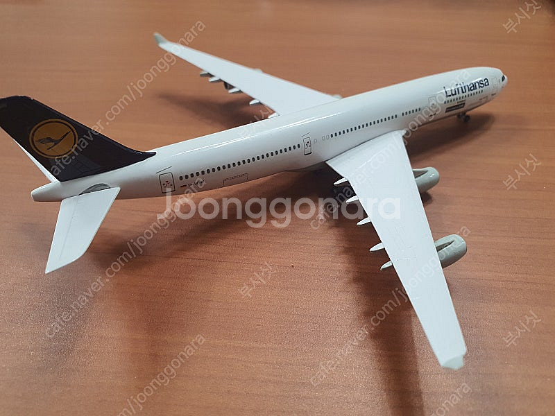 1:400 드래곤 루프트한자 항공 A340-300 팝니다.--2