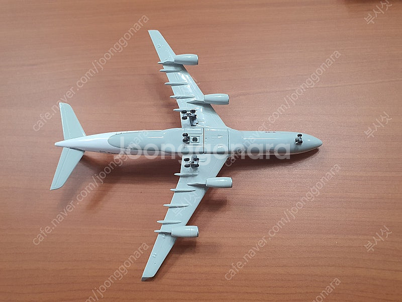 1:400 드래곤 루프트한자 항공 A340-300 팝니다.--3