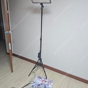 룩스패드 43h 거치대 포함 판매합니다.