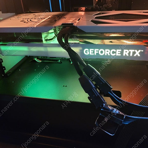 겔럭시 RTX4070ti super ex 게이밍 화이트 98만원에 팝니다.