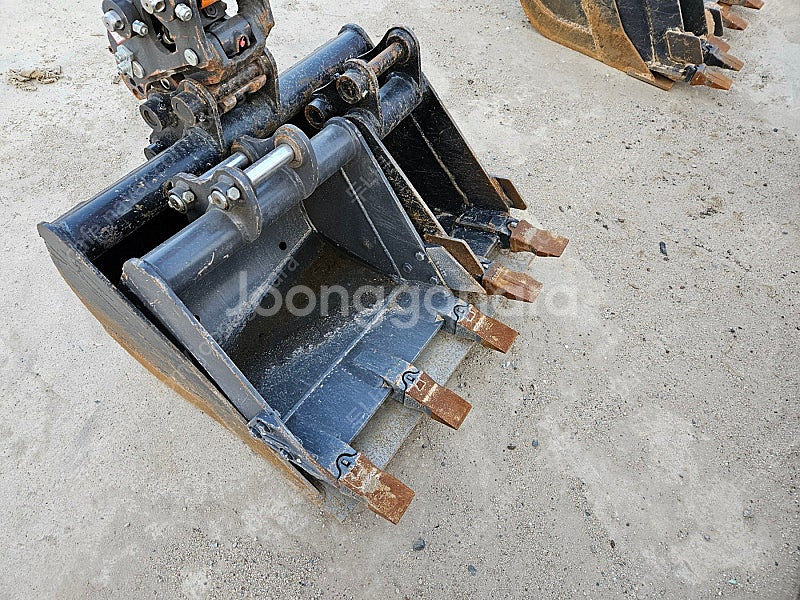 두산 DX17Z 7 2024년식 신차 가동31시간 버켓3종 1.7톤급 미니 중고굴삭기 미니017--4