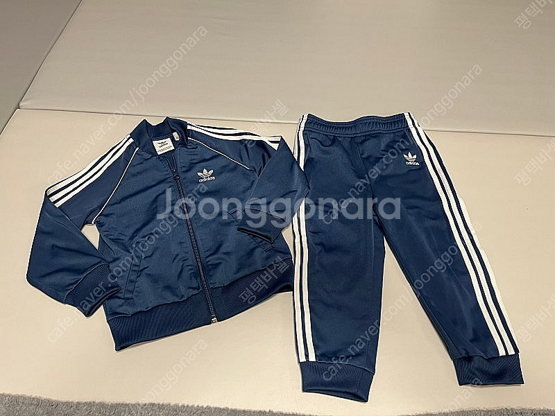 아디다스 키즈 슈퍼스타 트랙슈트 95사이즈--0