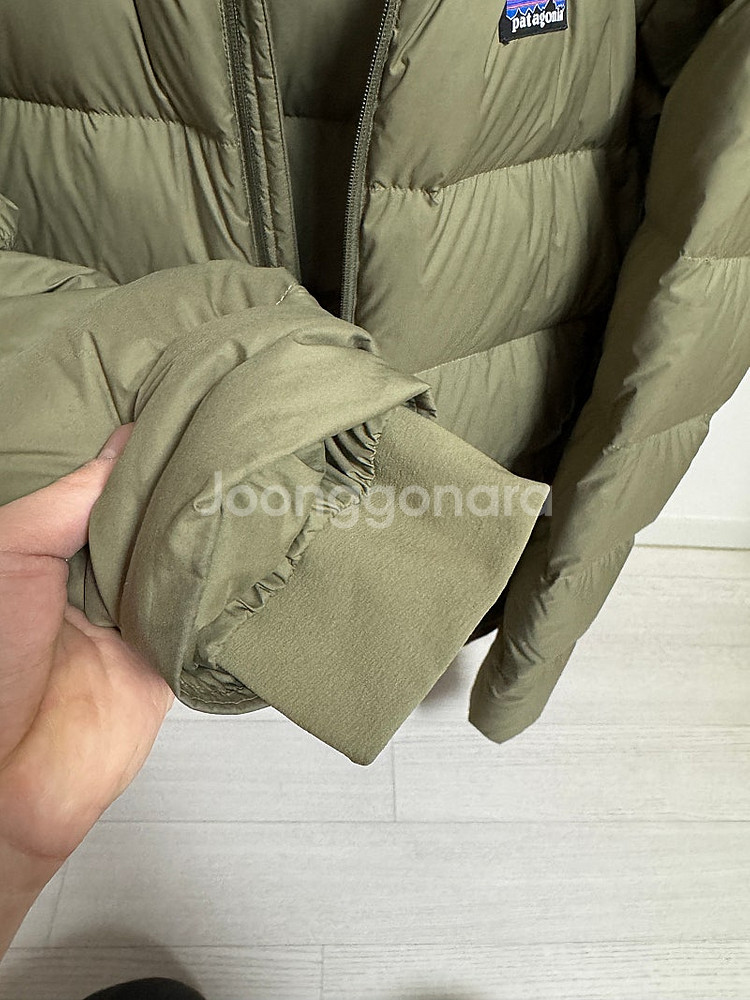 파타고니아 사일런트 다운 자켓 M--3