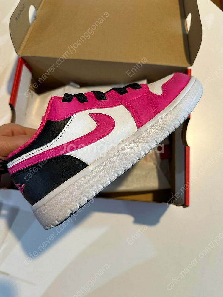 나이키 키즈 조던1로우 알트 블랙핑크 200사이즈 딱 1번 착용 거의 새상품--0