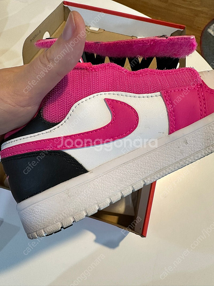 나이키 키즈 조던1로우 알트 블랙핑크 200사이즈 딱 1번 착용 거의 새상품--3