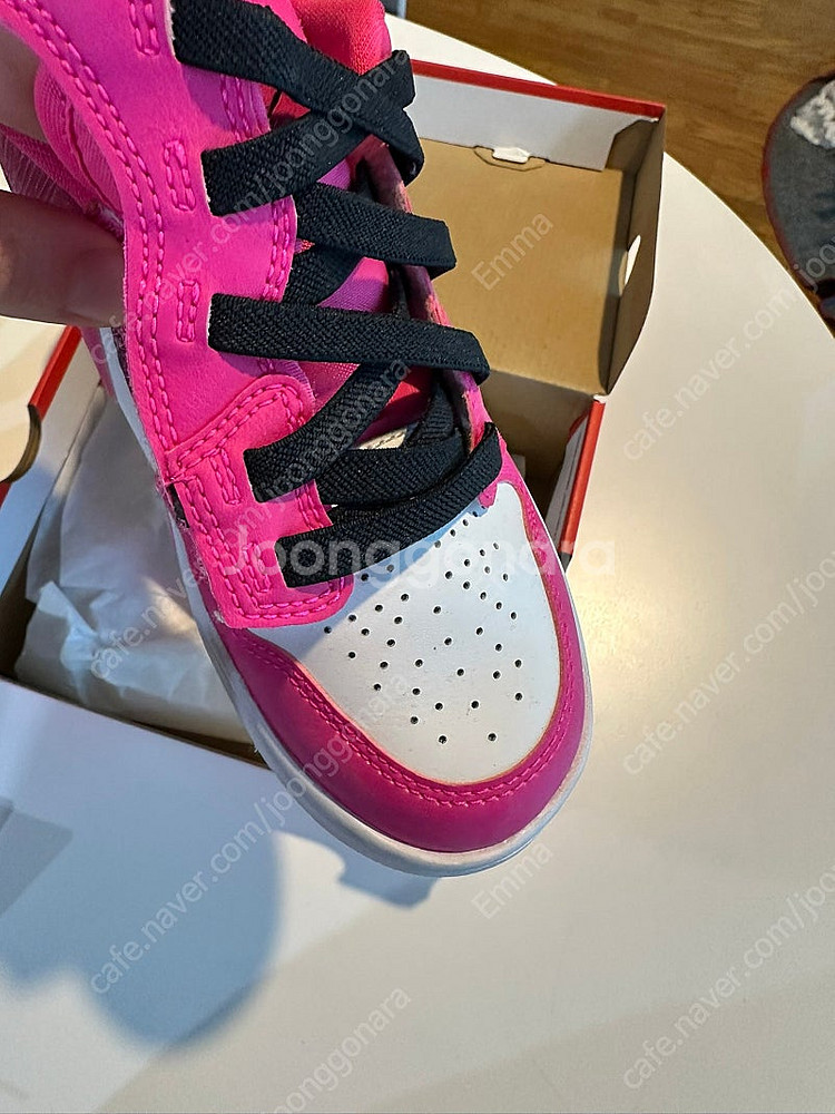 나이키 키즈 조던1로우 알트 블랙핑크 200사이즈 딱 1번 착용 거의 새상품--4