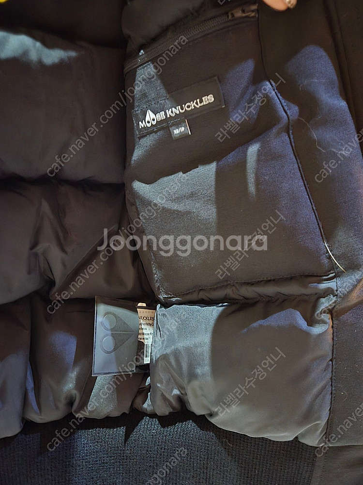 무스너클 여성패딩xs 골드에디션 여우퍼 한정판--4