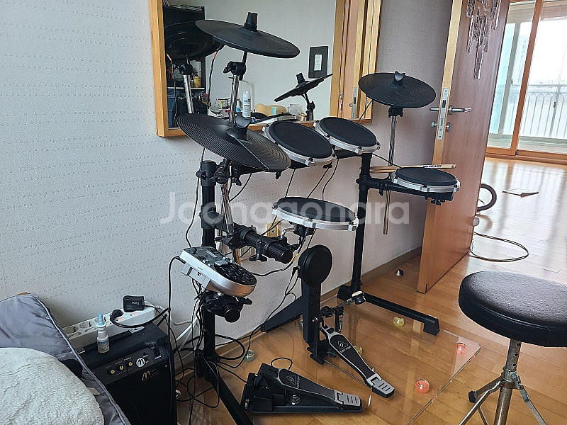 베링거 전자드럼 HDS240USB 판매합니다.--1