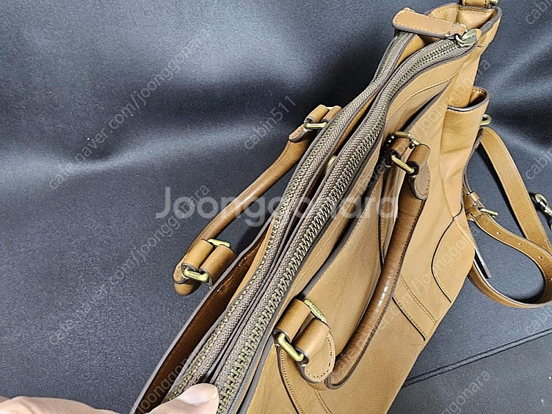(가격인하) 코치 정품 브라운 서류가방 새상품 팝니다.--1