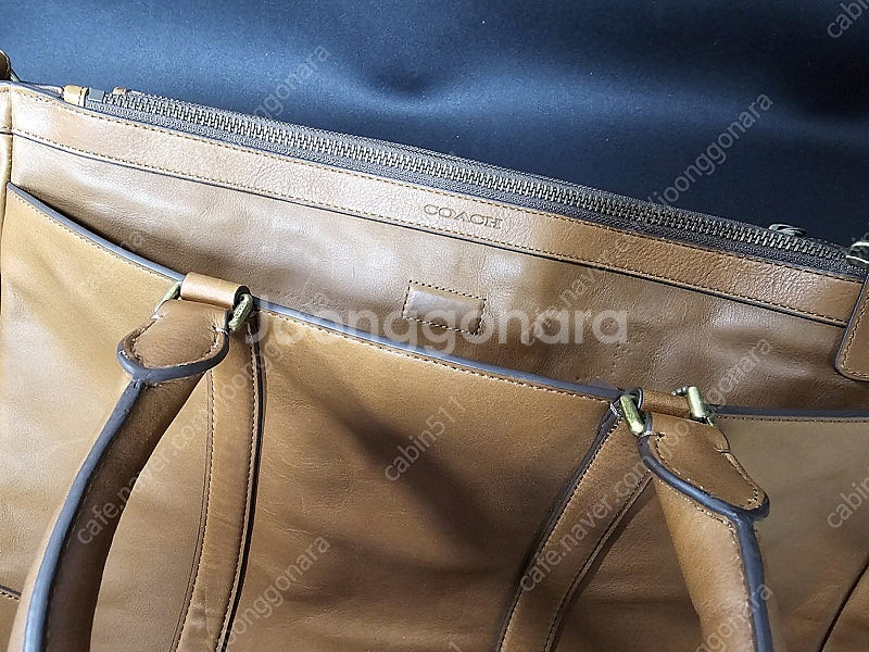 (가격인하) 코치 정품 브라운 서류가방 새상품 팝니다.--3
