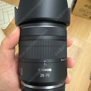 캐논 RF28-70 F2.8 STM + 정품후드 팝니다.