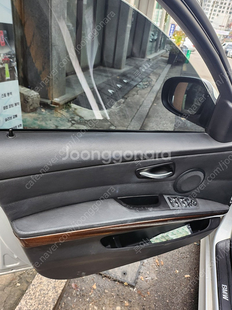 BMW320i (e90) 09년식 팔아요--8