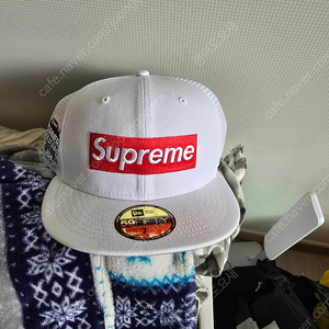 supreme 흰색 모자