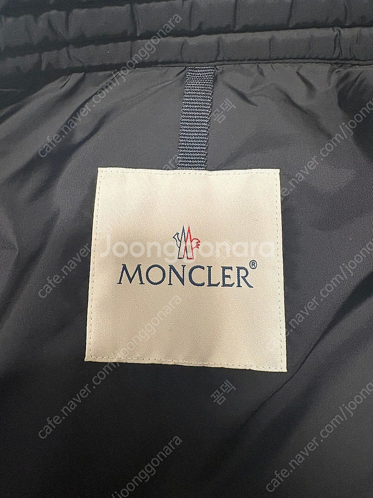 몽클레어 경량패딩 벌피 4사이즈--4