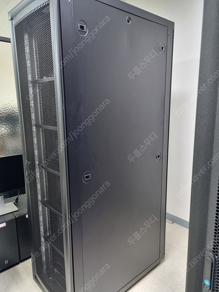 디포그 EURO X 서버랙 판매합니다.--5