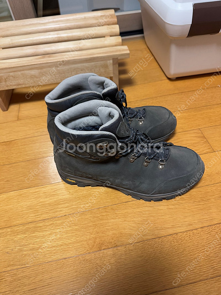 네파 남성등산화 트랙킹화 고어텍스 비브람솔 275사이즈--0