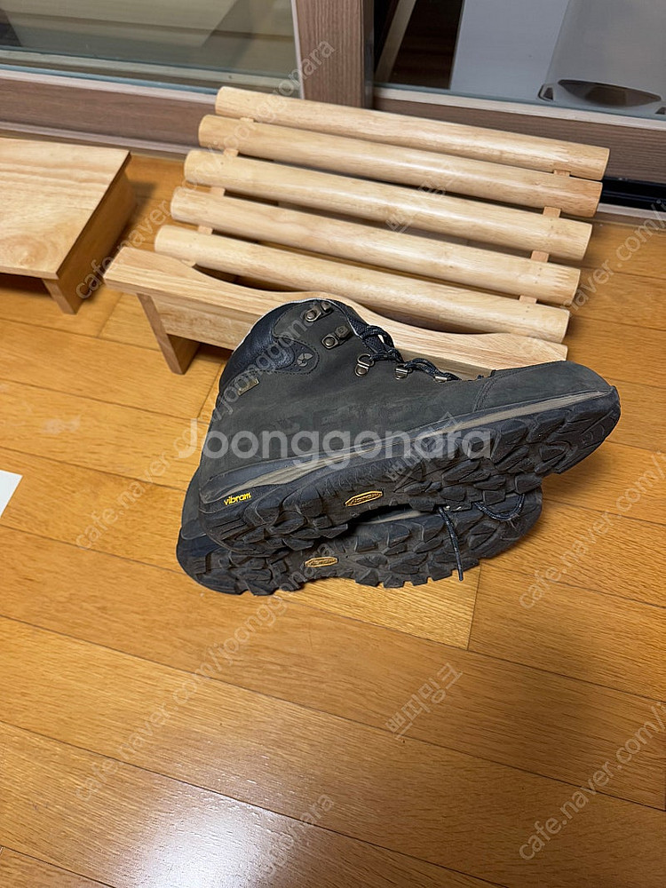네파 남성등산화 트랙킹화 고어텍스 비브람솔 275사이즈--1