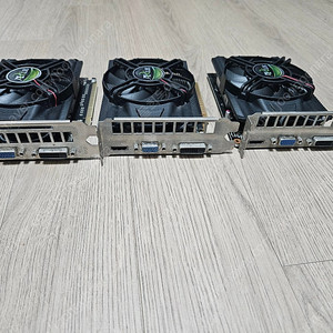 GTX 750TI 1G 2개, GTX 750 1G 1개 같은모델 3개 팝니다.