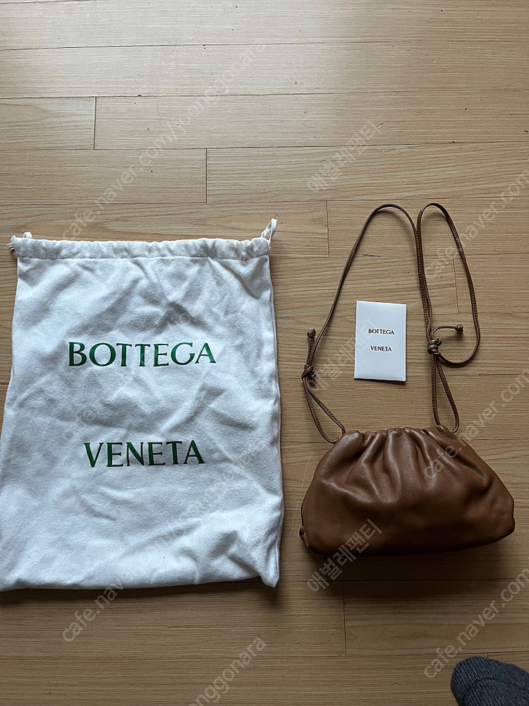 보테가베네타 만두백 미니파우치 카멜--1