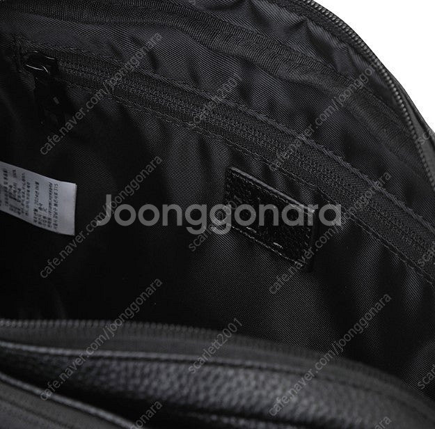 어뉴 정품 블랙 파우치백--5